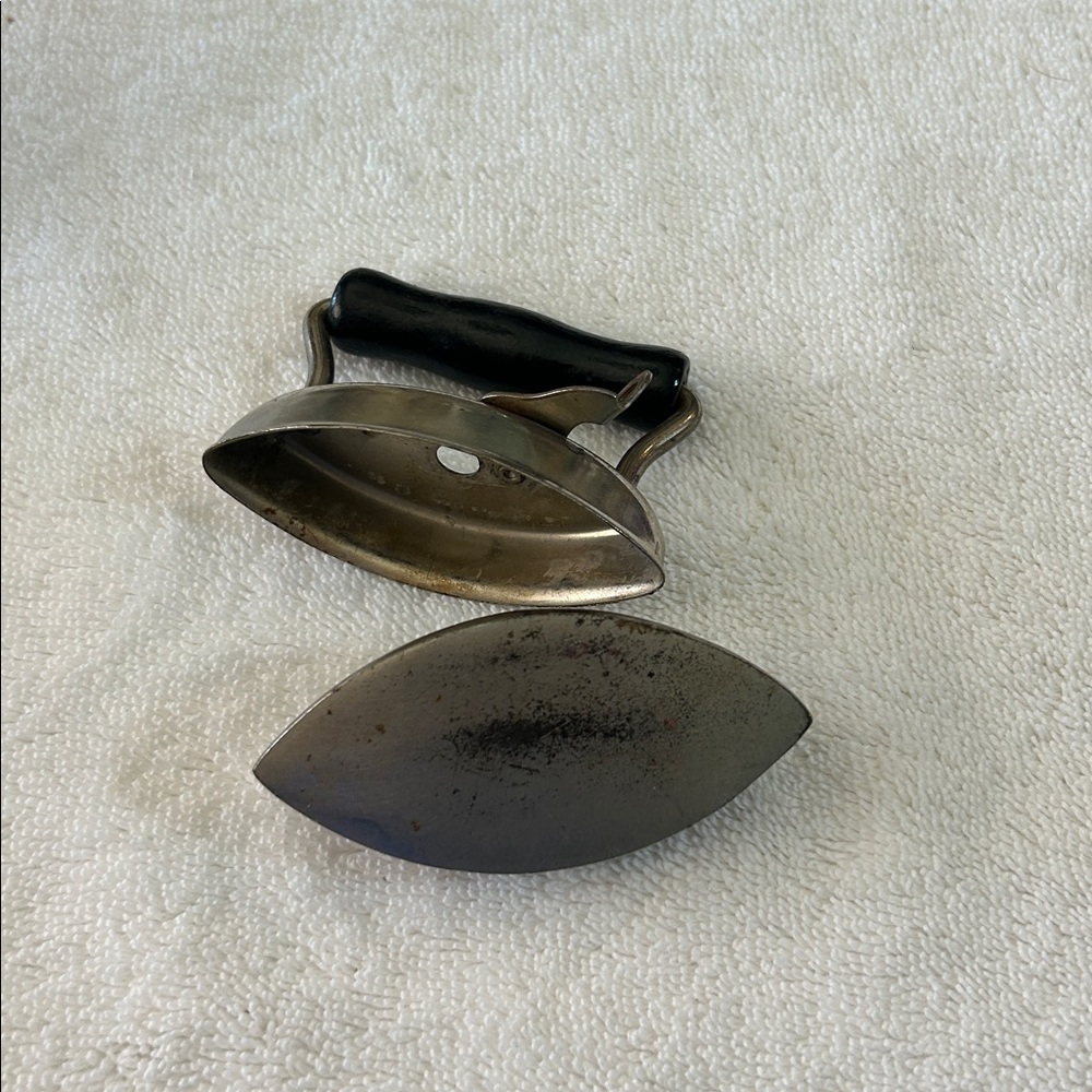 Asbestos Sad Iron W/ Removable Top & Wooden Handle, 3 1/2” x 3”, Vintage - Picture 8 of 8